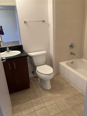 1740 OAK Avenue 707, Evanston, IL 60201