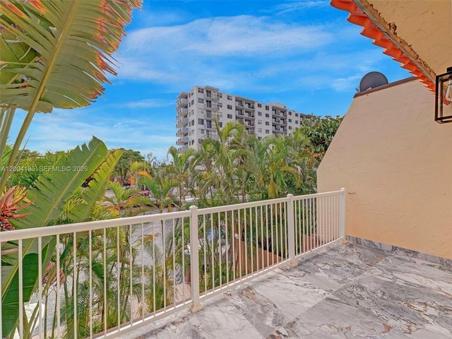 3744 NE 167th St 43, North Miami Beach, FL 33160