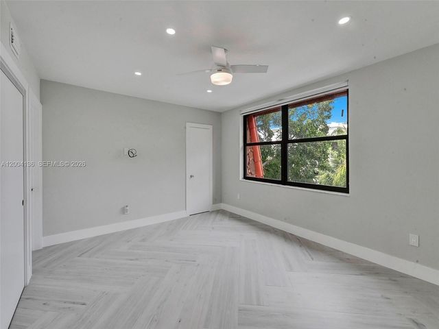 3744 NE 167th St 43, North Miami Beach, FL 33160