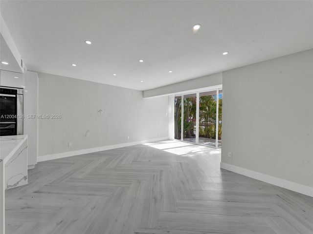 3744 NE 167th St 43, North Miami Beach, FL 33160