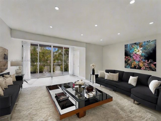 3744 NE 167th St 43, North Miami Beach, FL 33160