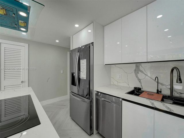 3744 NE 167th St 43, North Miami Beach, FL 33160