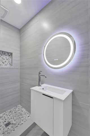 3744 NE 167th St 43, North Miami Beach, FL 33160