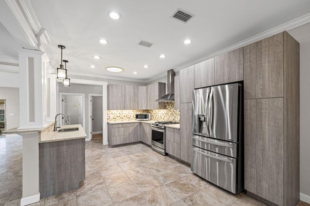 2845 Jack Nicklaus Way, Shalimar, FL 32579