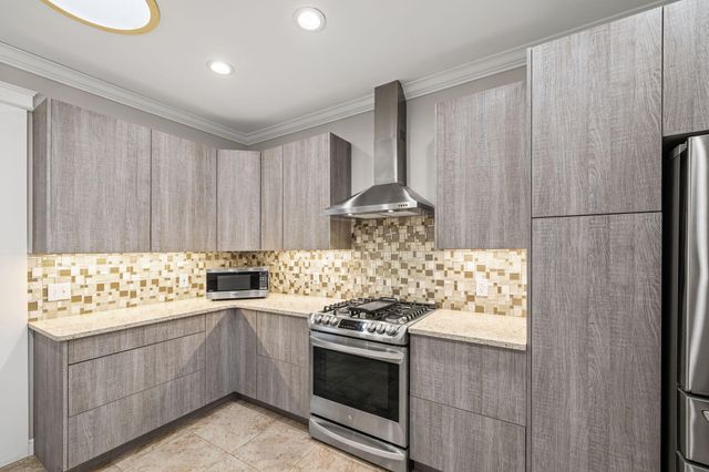 2845 Jack Nicklaus Way, Shalimar, FL 32579