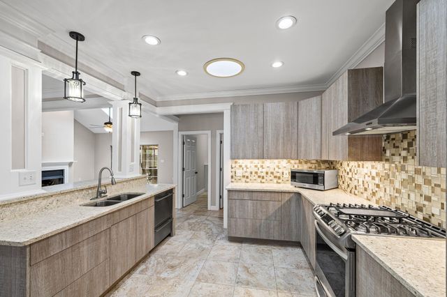 2845 Jack Nicklaus Way, Shalimar, FL 32579