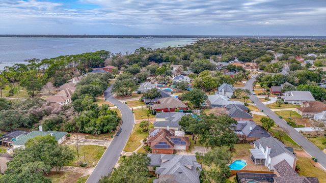 2845 Jack Nicklaus Way, Shalimar, FL 32579