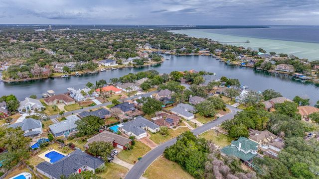2845 Jack Nicklaus Way, Shalimar, FL 32579