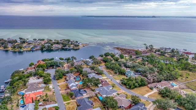 2845 Jack Nicklaus Way, Shalimar, FL 32579