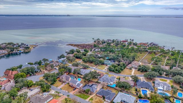 2845 Jack Nicklaus Way, Shalimar, FL 32579