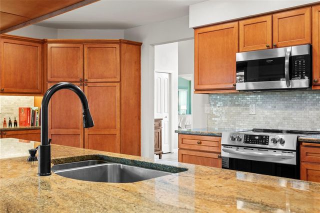 11206 POCKET BROOK, Tampa, FL 33635