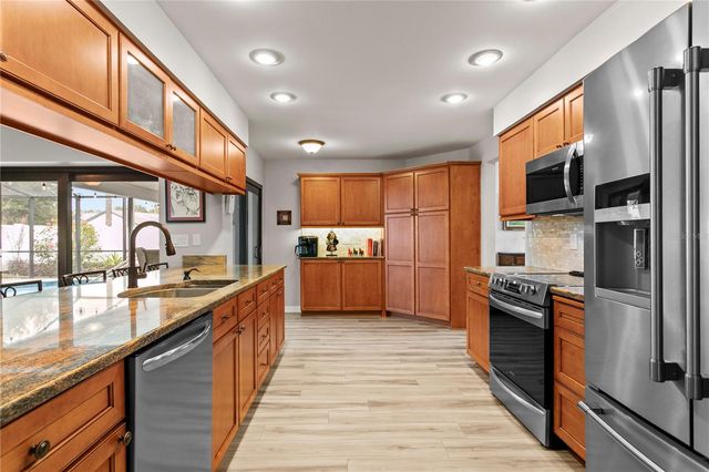 11206 POCKET BROOK, Tampa, FL 33635