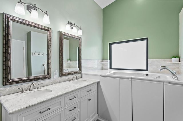 11206 POCKET BROOK, Tampa, FL 33635