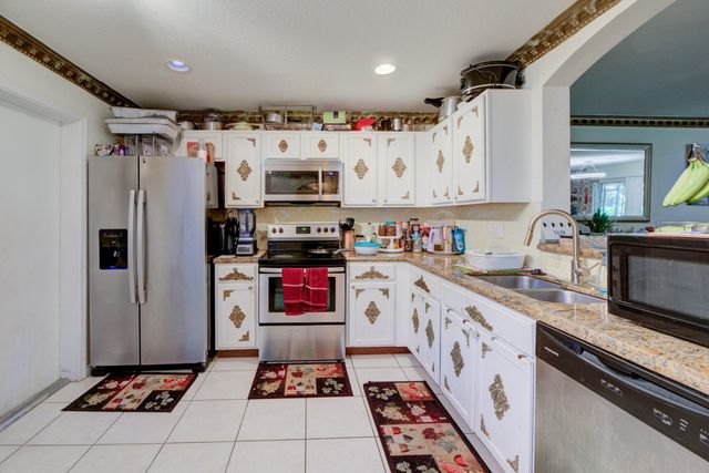 7118 Hawks Nest Terrace 7118, Riviera Beach, FL 33407
