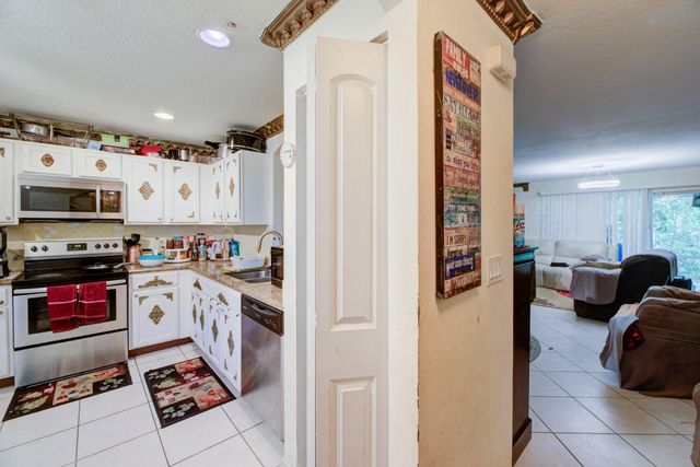7118 Hawks Nest Terrace 7118, Riviera Beach, FL 33407
