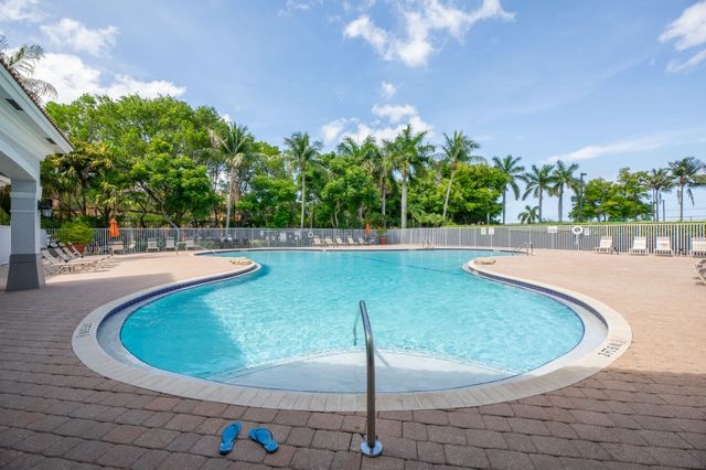 7118 Hawks Nest Terrace 7118, Riviera Beach, FL 33407