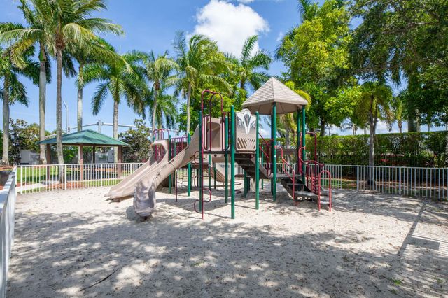 7118 Hawks Nest Terrace 7118, Riviera Beach, FL 33407