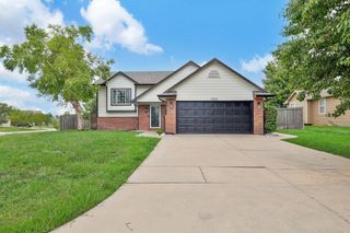 12210 E Ayesbury Ct, Wichita, KS 67226