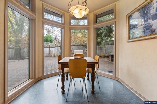 700 Palisades Dr SE, Salem, OR 97302