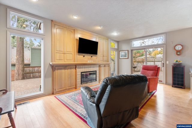 700 Palisades Dr SE, Salem, OR 97302