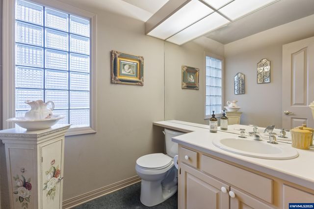 700 Palisades Dr SE, Salem, OR 97302