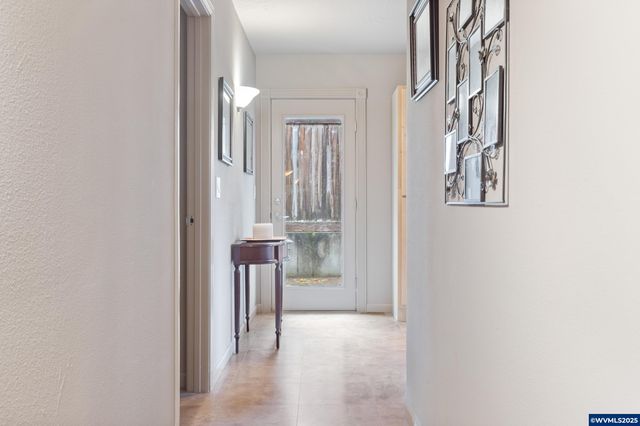 700 Palisades Dr SE, Salem, OR 97302