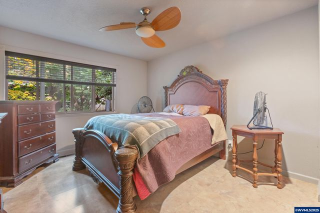 700 Palisades Dr SE, Salem, OR 97302