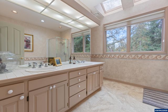 700 Palisades Dr SE, Salem, OR 97302