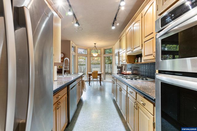 700 Palisades Dr SE, Salem, OR 97302