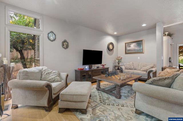 700 Palisades Dr SE, Salem, OR 97302