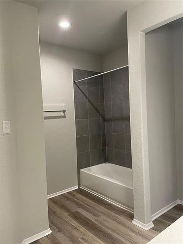 66 Bent Trail LN, Georgetown, TX 78628