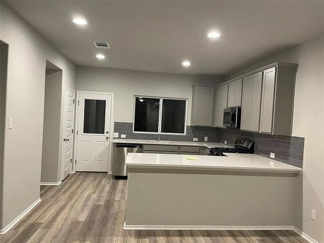 66 Bent Trail LN, Georgetown, TX 78628
