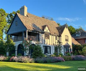 89 Douglas Road, Glen Ridge, NJ 07028