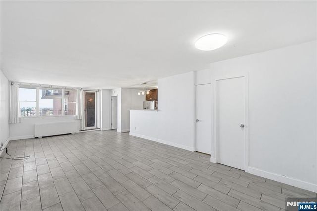 6040 Boulevard East 21J, West New York, NJ 07093