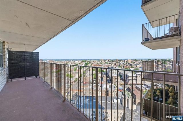 6040 Boulevard East 21J, West New York, NJ 07093