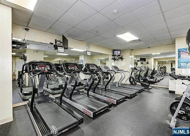 6040 Boulevard East 21J, West New York, NJ 07093