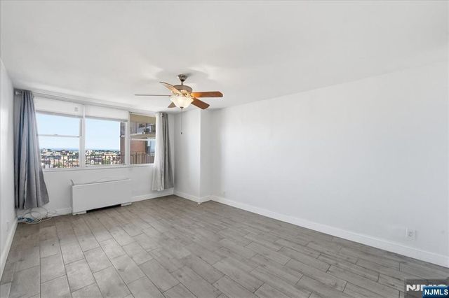 6040 Boulevard East 21J, West New York, NJ 07093
