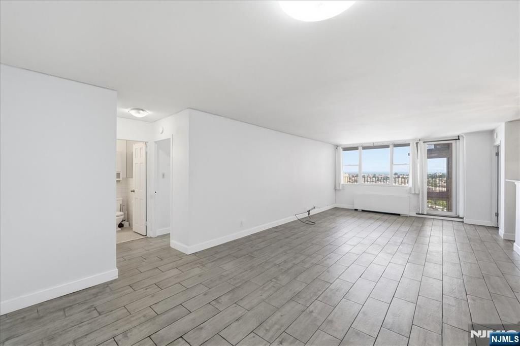 6040 Boulevard East 21J, West New York, NJ 07093