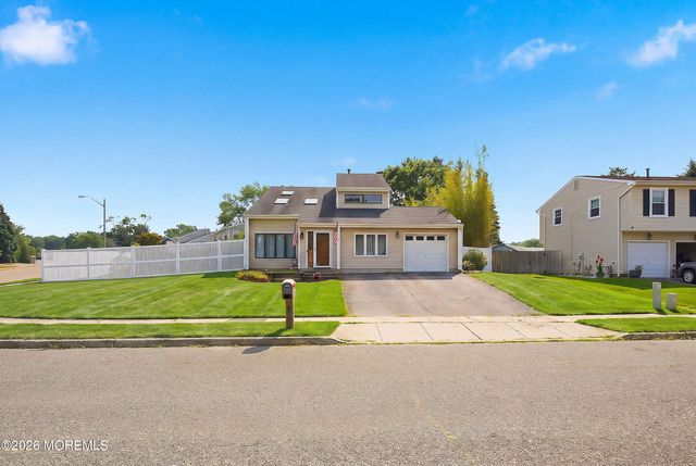 20 Deer Run Drive N, Barnegat, NJ 08005