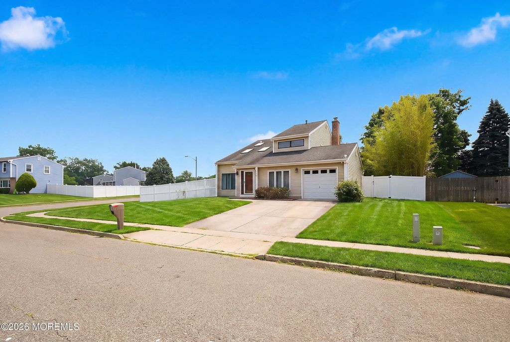20 Deer Run Drive N, Barnegat, NJ 08005