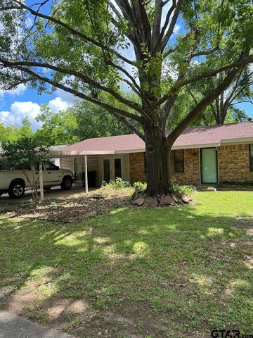320 Bowers St, Lindale, TX 75771