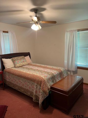 320 Bowers St, Lindale, TX 75771