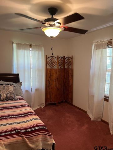 320 Bowers St, Lindale, TX 75771