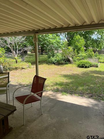 320 Bowers St, Lindale, TX 75771