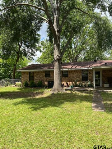 320 Bowers St, Lindale, TX 75771