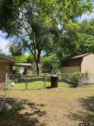 320 Bowers St, Lindale, TX 75771