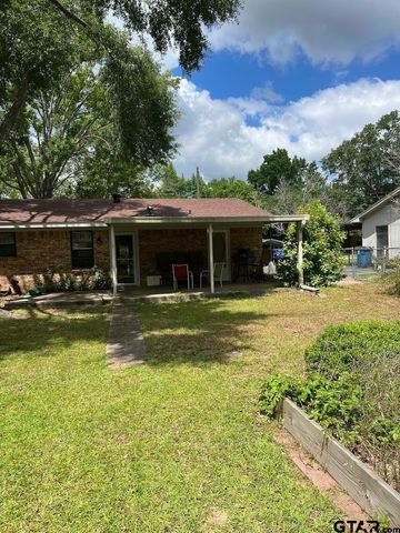 320 Bowers St, Lindale, TX 75771