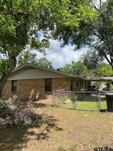 320 Bowers St, Lindale, TX 75771