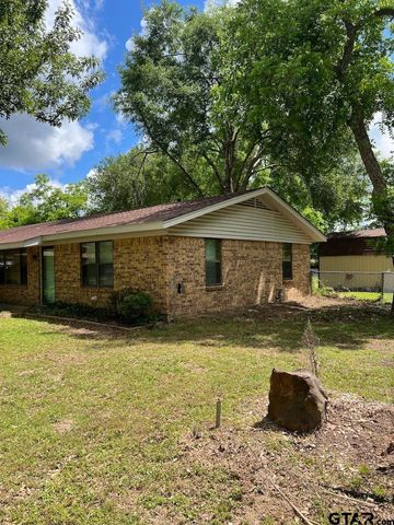 320 Bowers St, Lindale, TX 75771