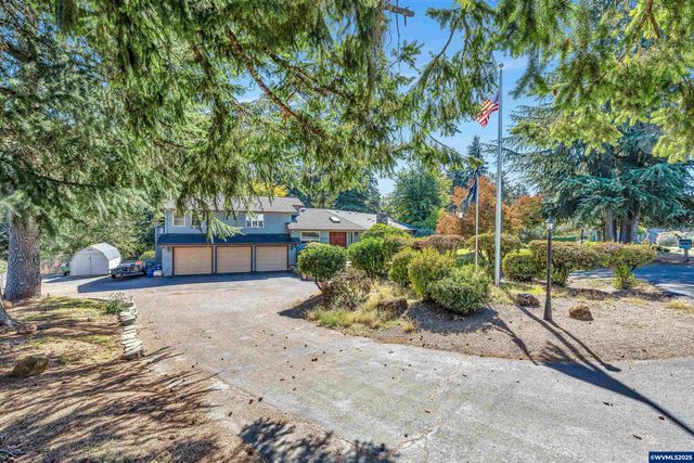 5526 Serenity Dr, Salem, OR 97317